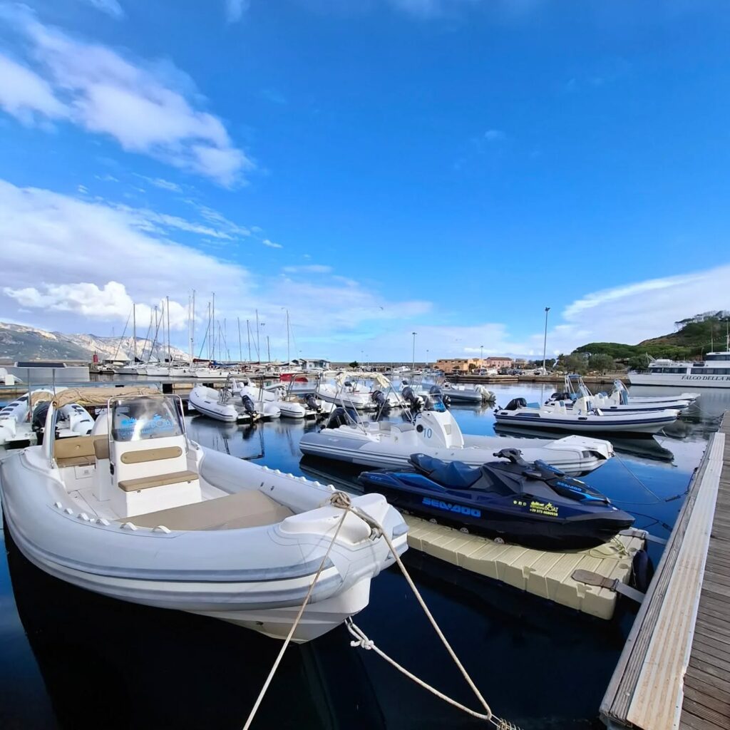 Daily tour in gommone a Tortolì